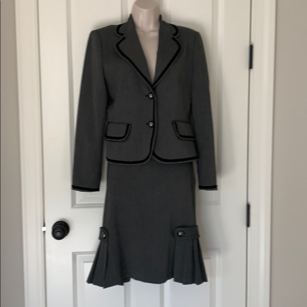 CHAPTER ONE BUSINESS 2 PC LADIES SUIT SZ 6